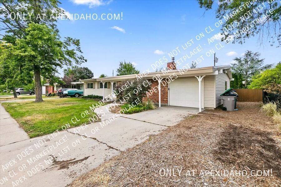 6828 W Ashland Dr - Photo 3 of 37