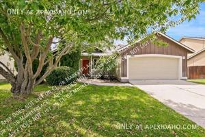 featured image of 3851 N Lezana Ave