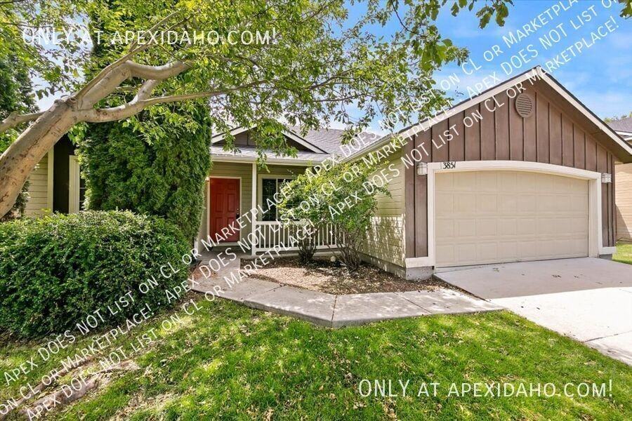 3851 N Lezana Ave - Photo 2 of 35