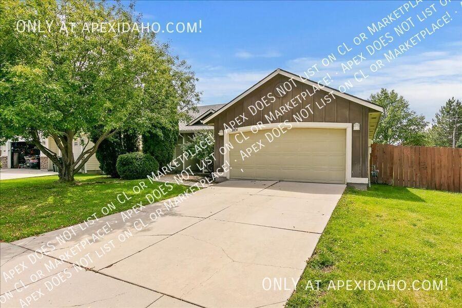 3851 N Lezana Ave - Photo 4 of 35