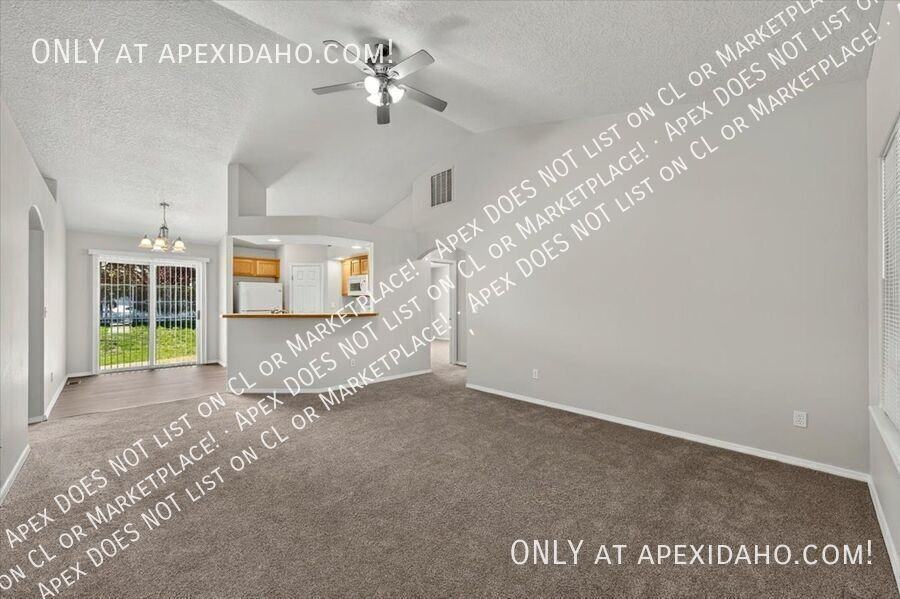 3851 N Lezana Ave - Photo 6 of 35