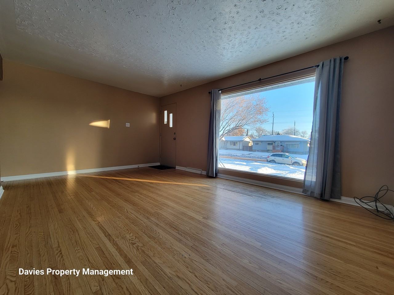 12824 103 St Nw - Photo 4 of 23
