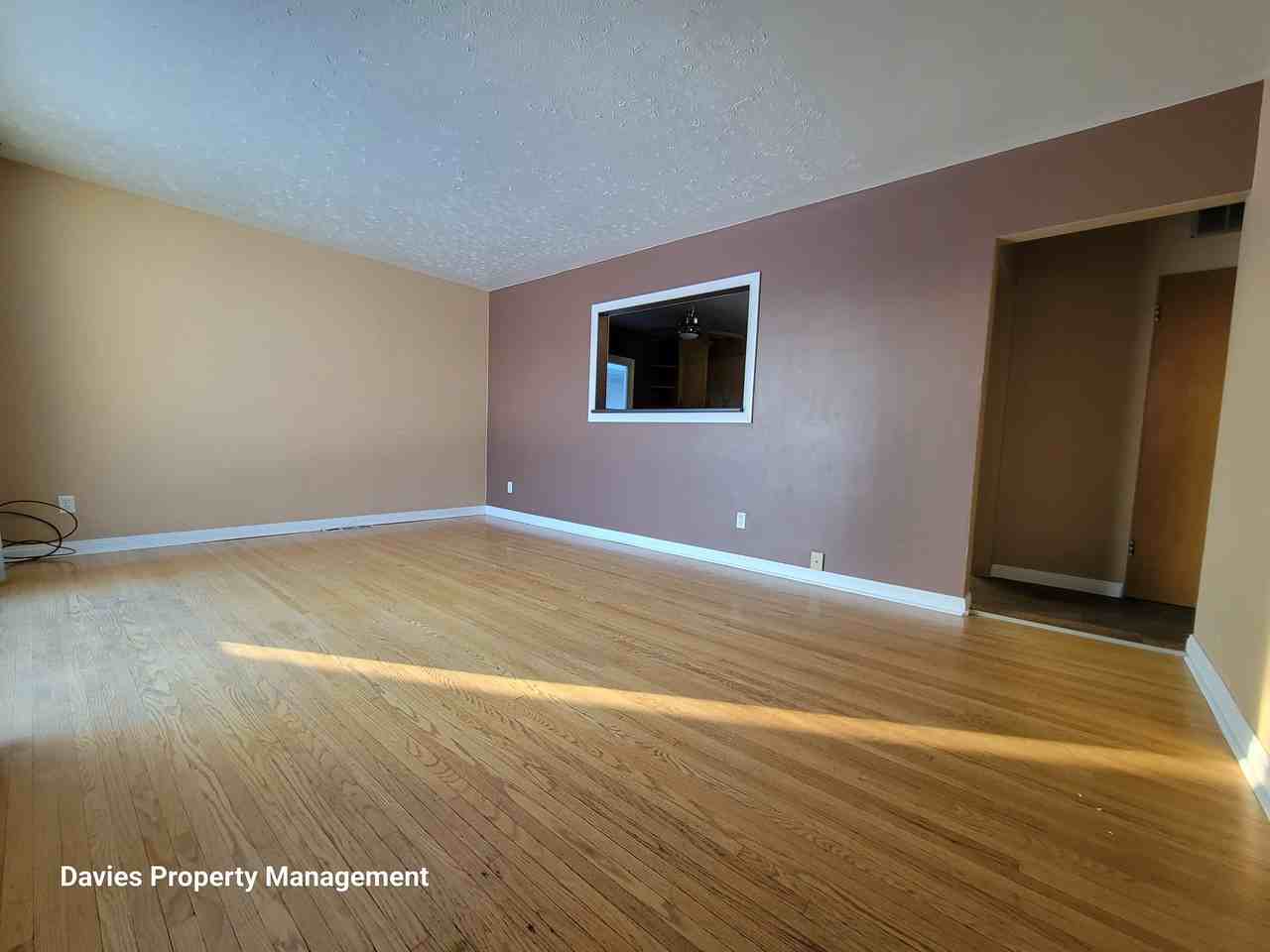 12824 103 St Nw - Photo 5 of 23