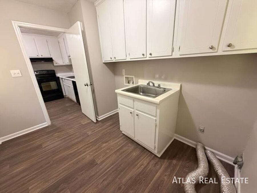 400 Lexington Hts #400 - Photo 2 of 25