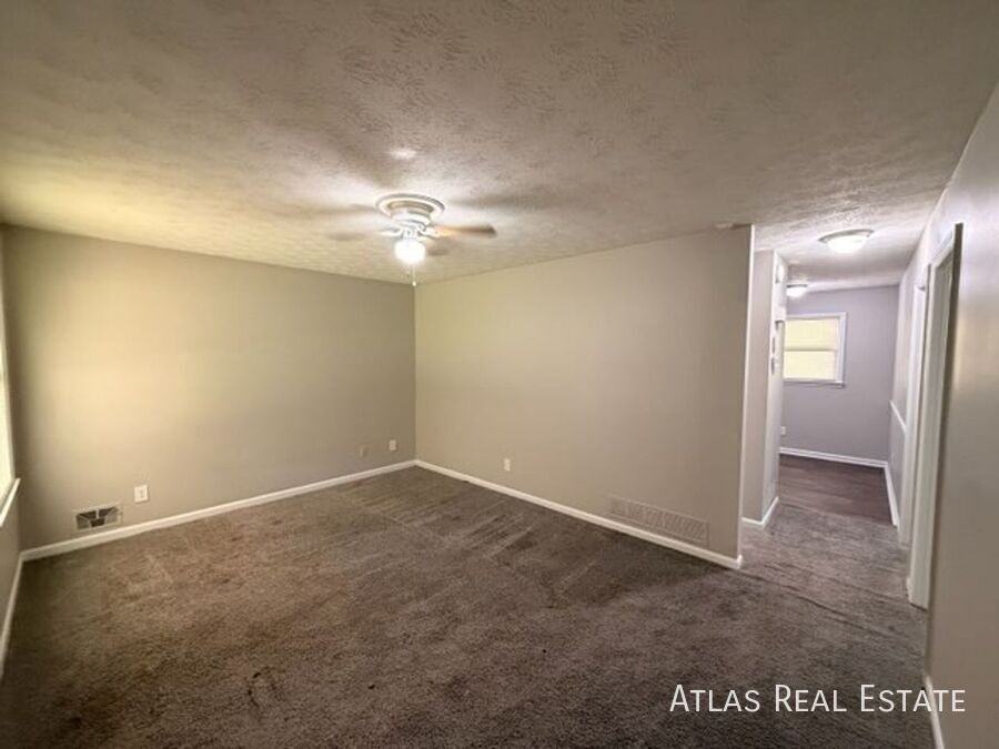 400 Lexington Hts #400 - Photo 4 of 25