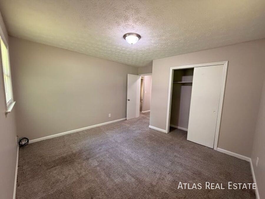 400 Lexington Hts #400 - Photo 6 of 25