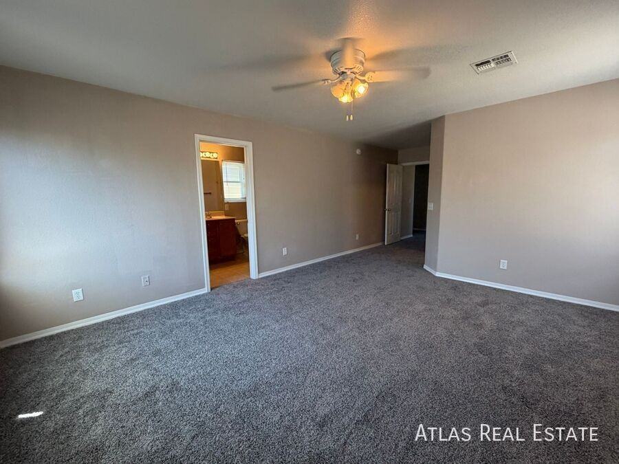 1925 S Mcconnell Dr - Photo 4 of 36