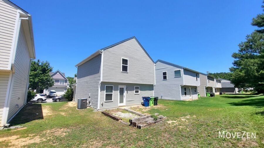 1637 Brownairs Ln - Photo 4 of 40