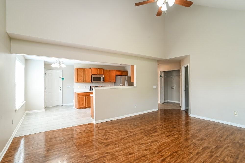 3004 Omaha Dr - Photo 4 of 20