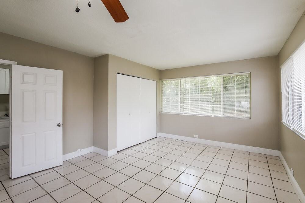 1100 Nw 143rd St - Photo 5 of 19