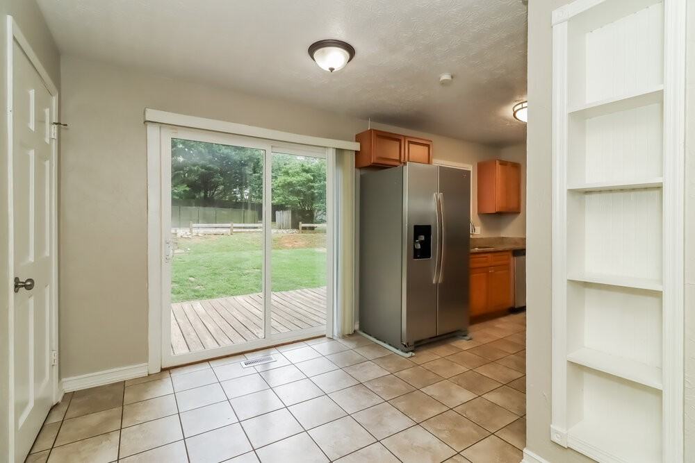 155 Sunny Ln - Photo 6 of 16