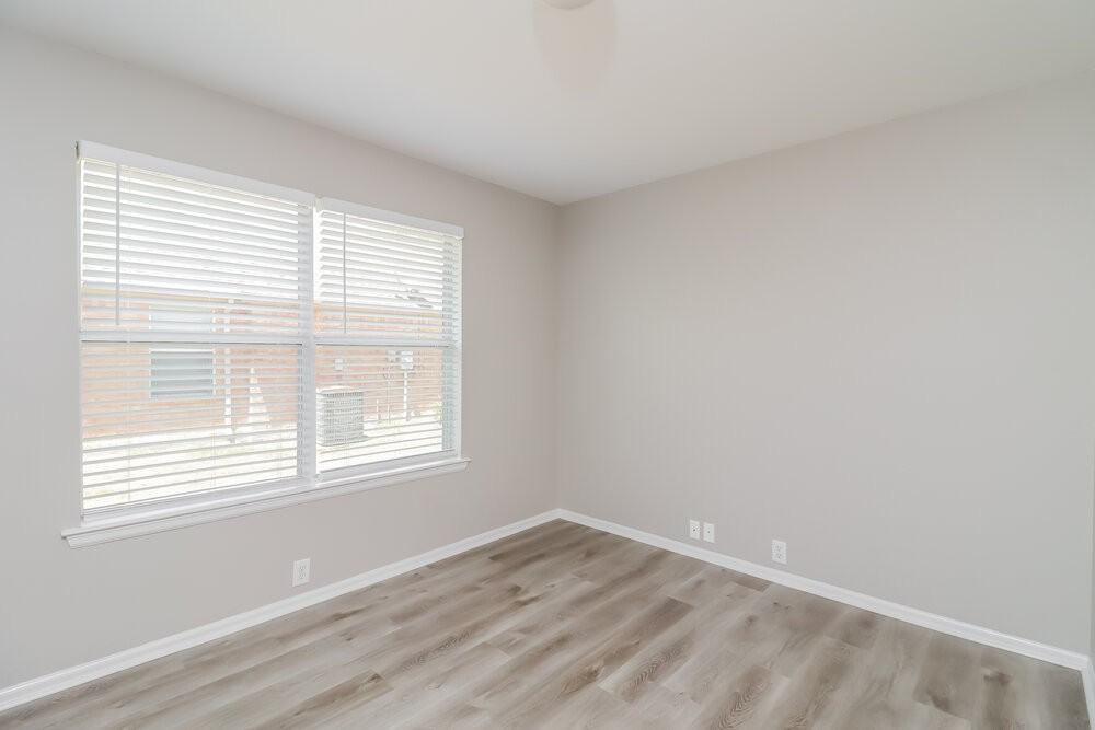 718 Reindeer Dr - Photo 5 of 16