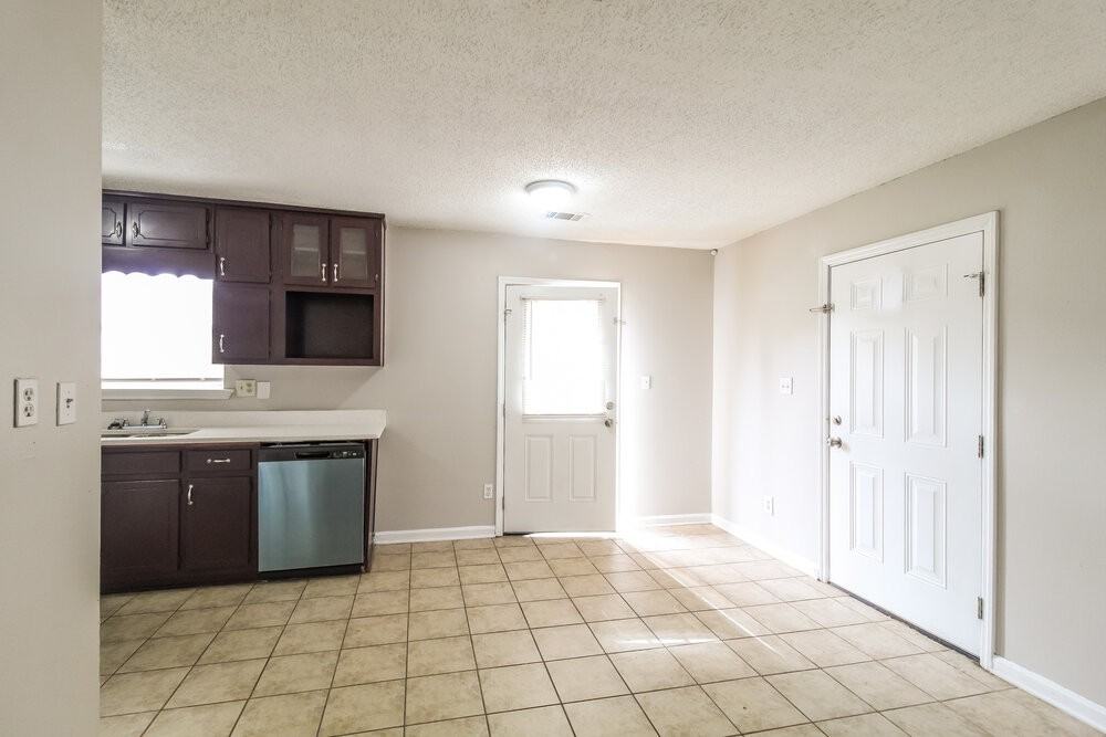 120 Sherwood Loop - Photo 5 of 16