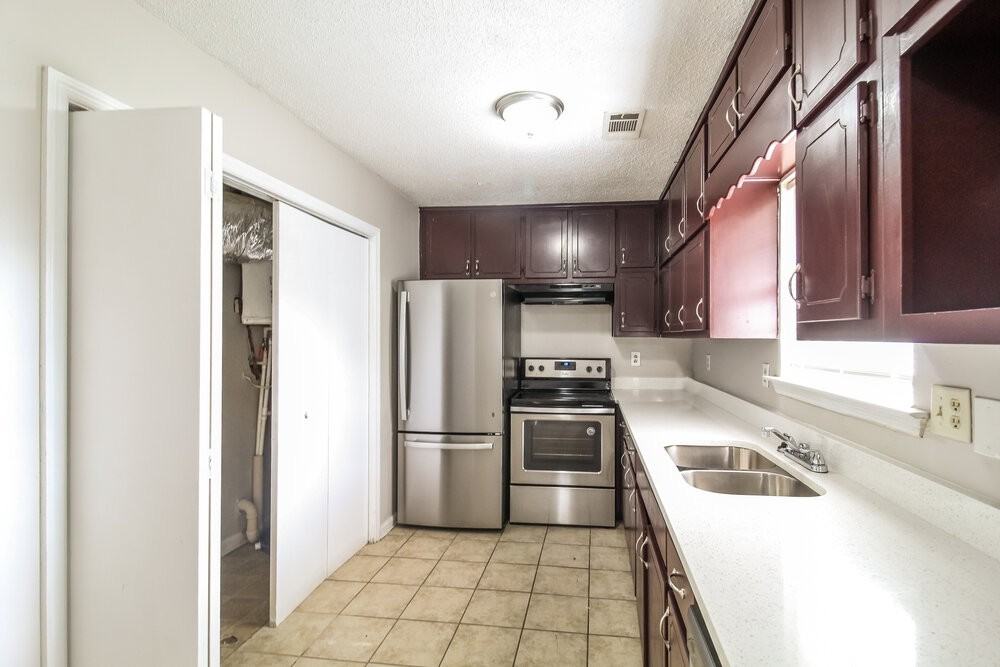 120 Sherwood Loop - Photo 6 of 16