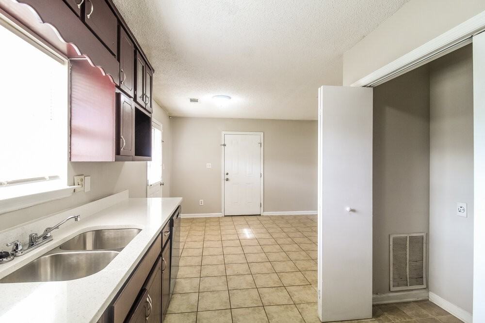 120 Sherwood Loop - Photo 7 of 16