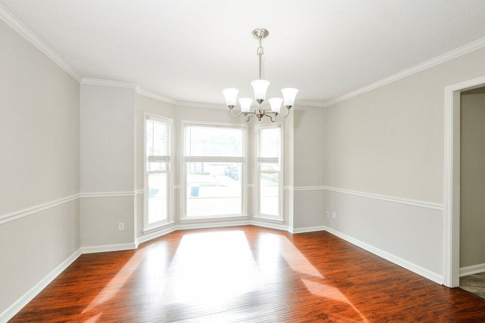 4378 Bunker Hill Dr - Photo 6 of 16
