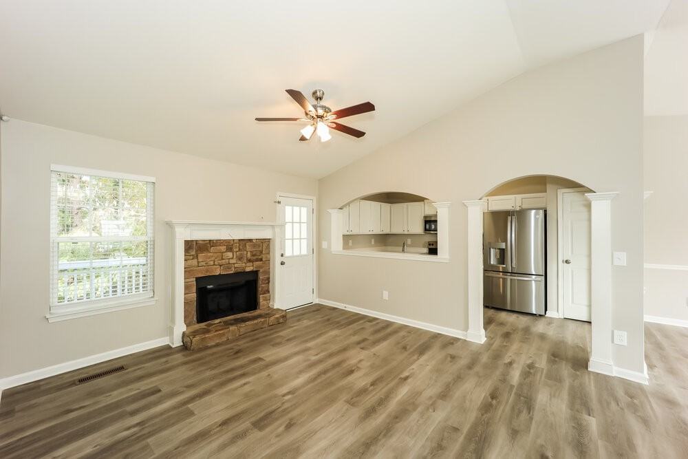 575 Sycamore Dr - Photo 6 of 17