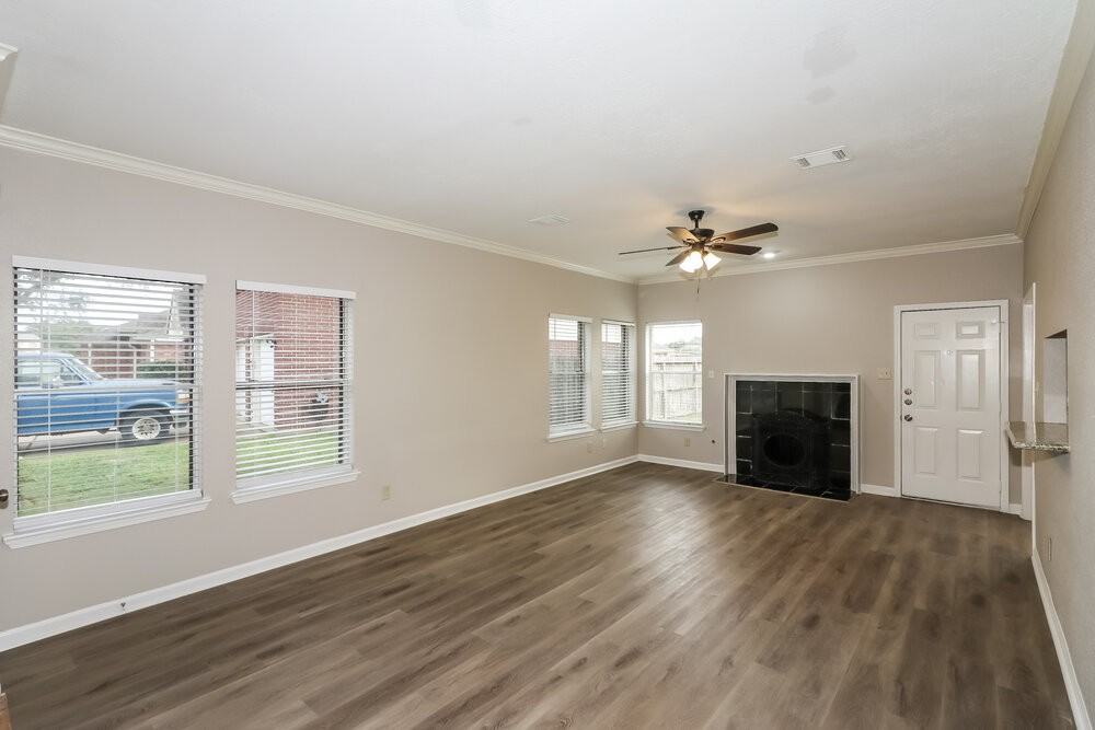 15815 Spruce River Ct - Photo 6 of 21