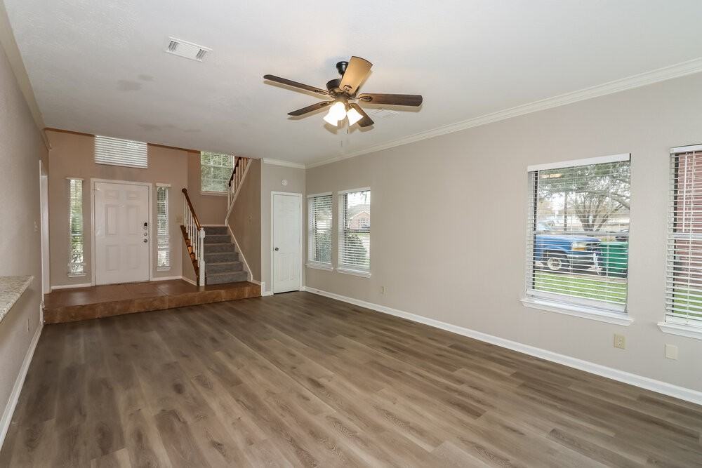15815 Spruce River Ct - Photo 7 of 21