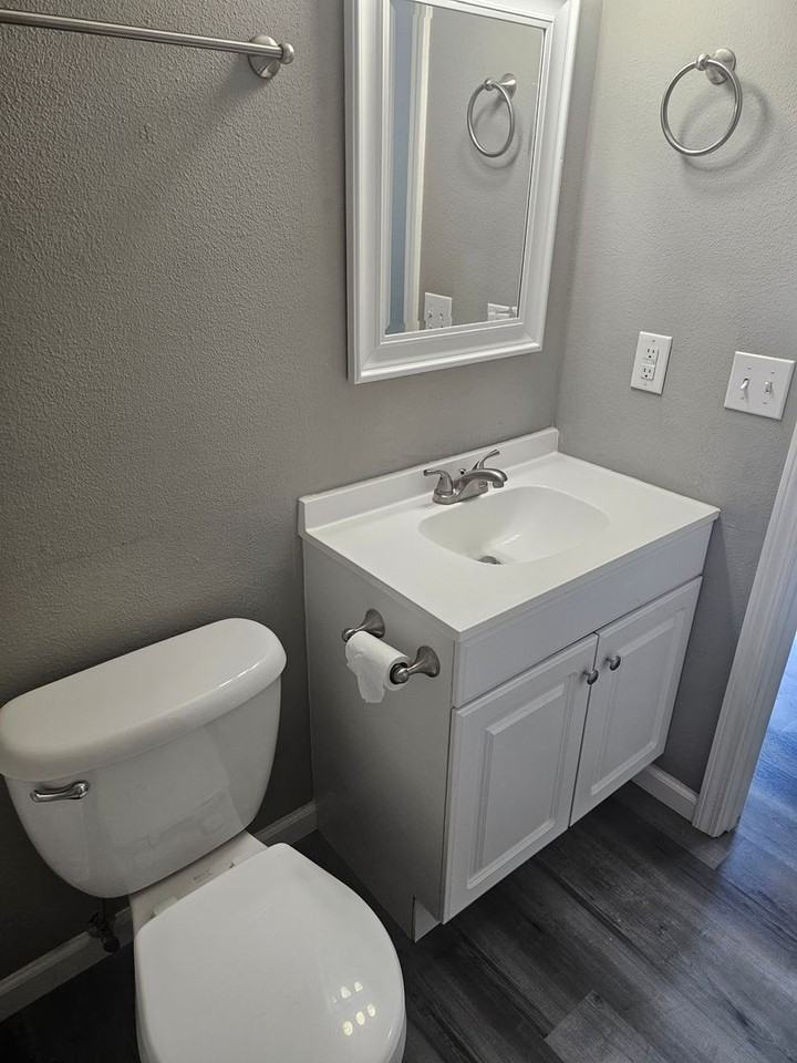408 Troy Rd #B - Photo 4 of 39