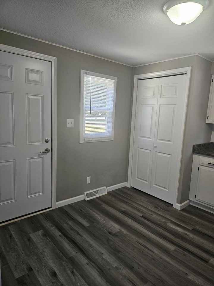 408 Troy Rd #B - Photo 7 of 39