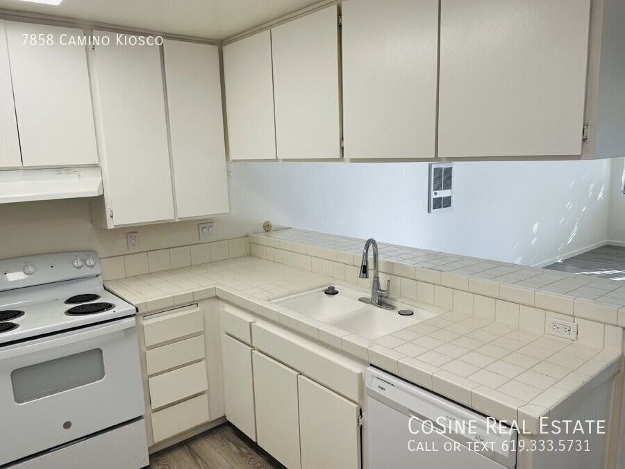 7858 Camino Kiosco - Photo 6 of 16