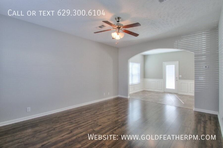 3365 Tourmaline Dr - Photo 4 of 35