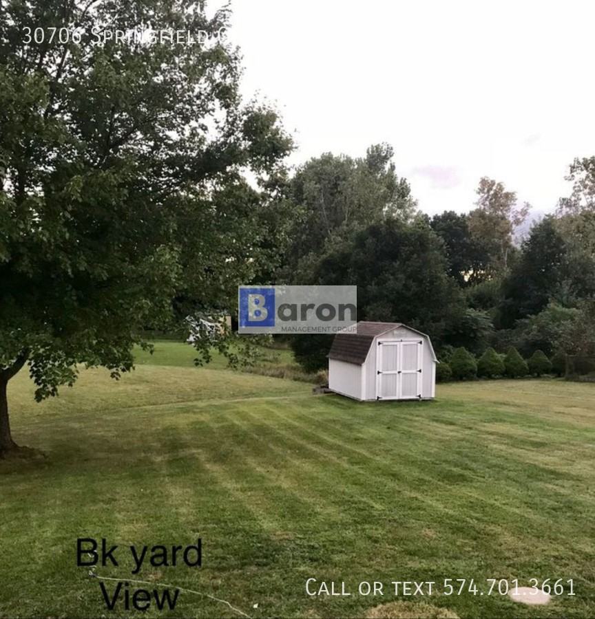 30706 Springfield Ct - Photo 2 of 14