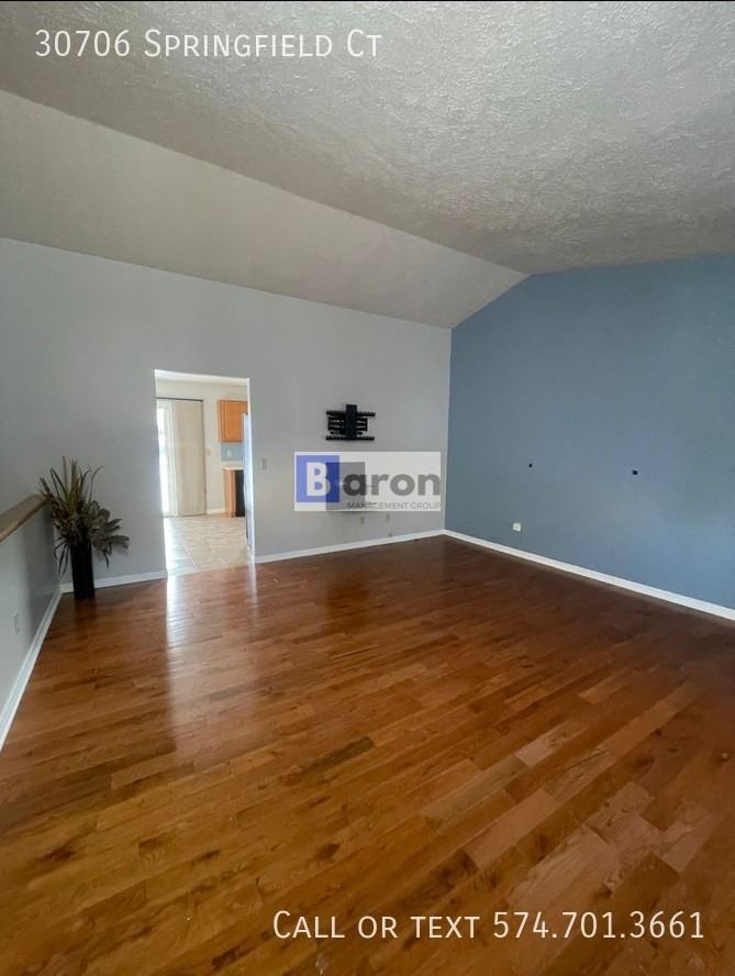 30706 Springfield Ct - Photo 6 of 14