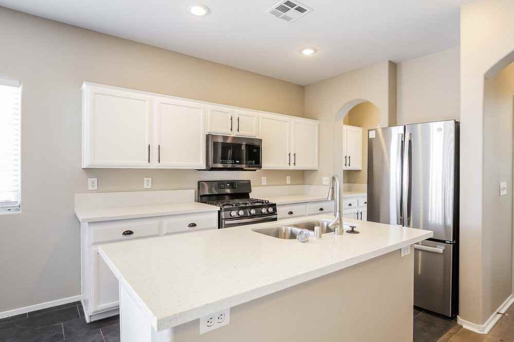 1704 Mizzenmast Ave - Photo 6 of 19