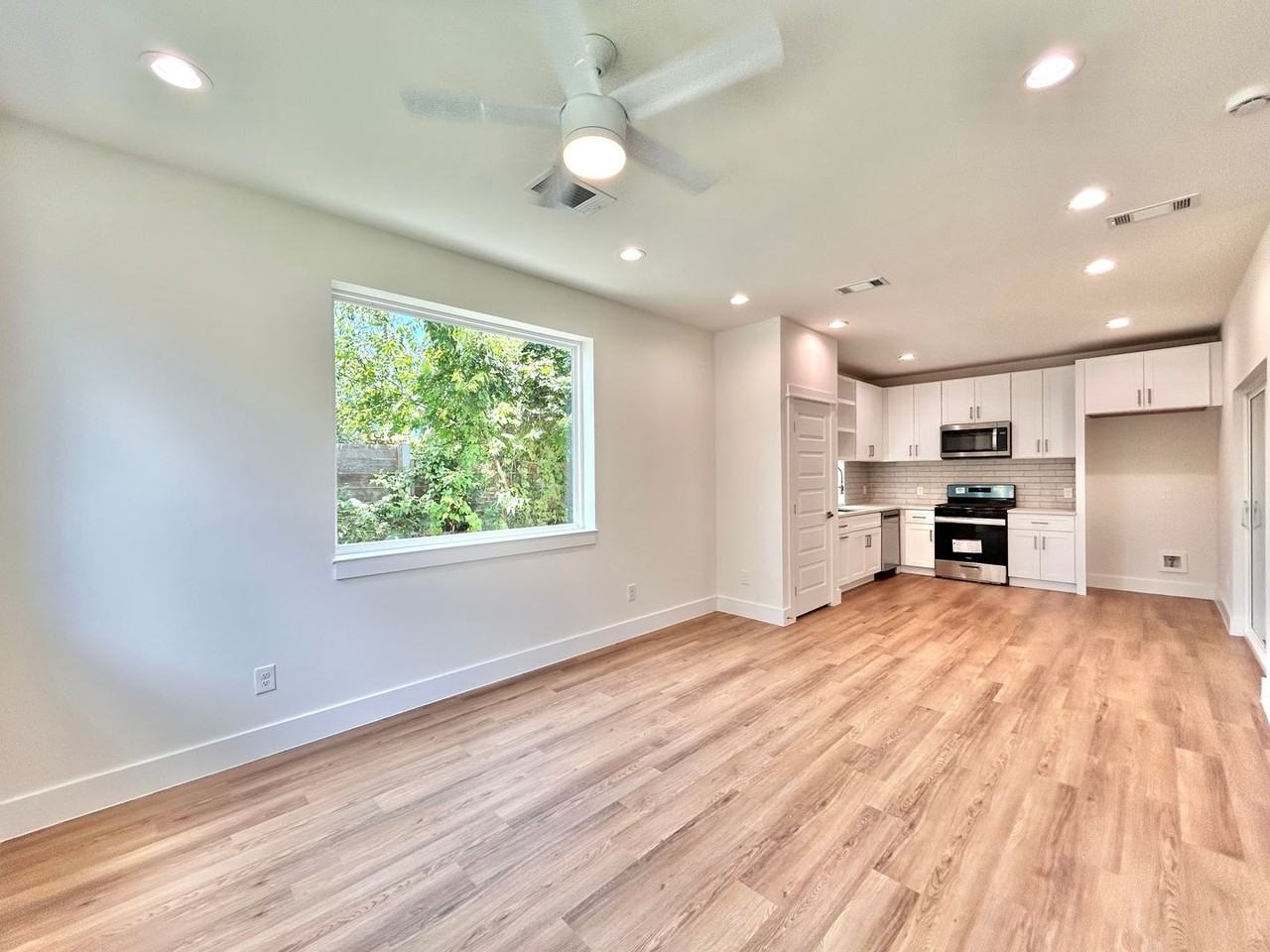 5605 Samuel Huston Ave #2 - Photo 4 of 20