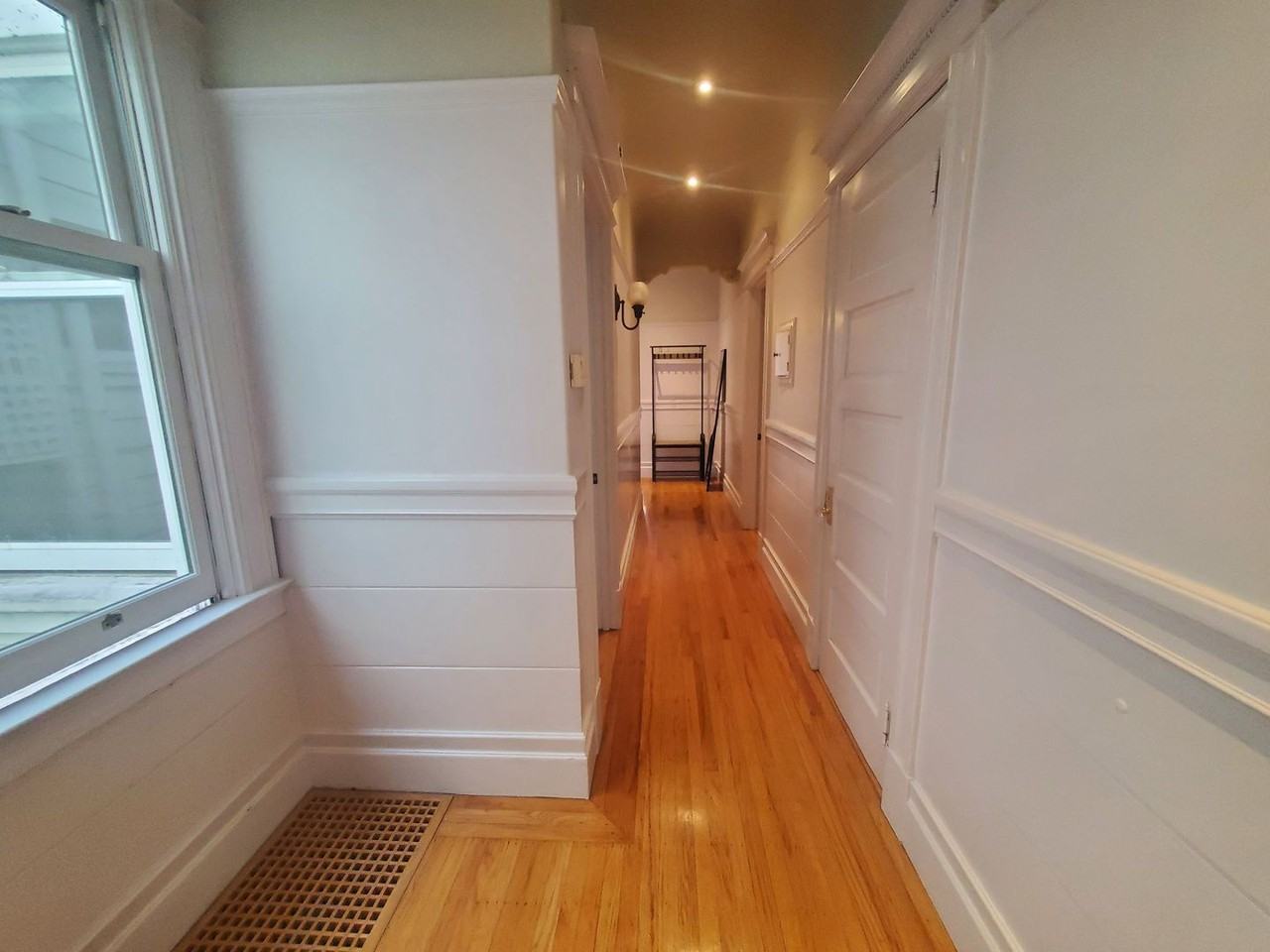 1126 Masonic Ave - Photo 4 of 24