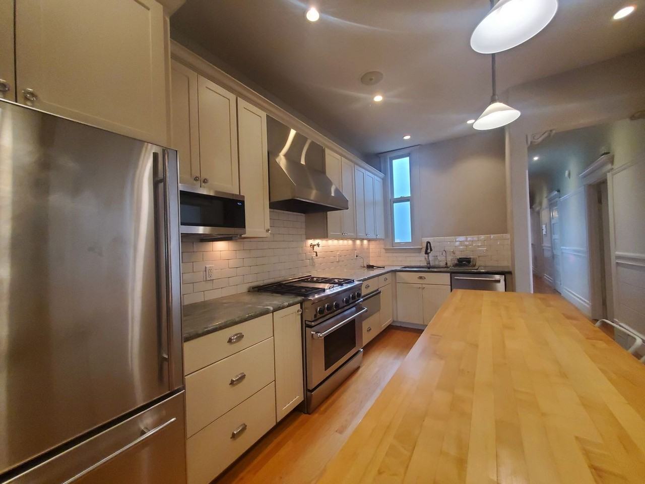 1126 Masonic Ave - Photo 5 of 24