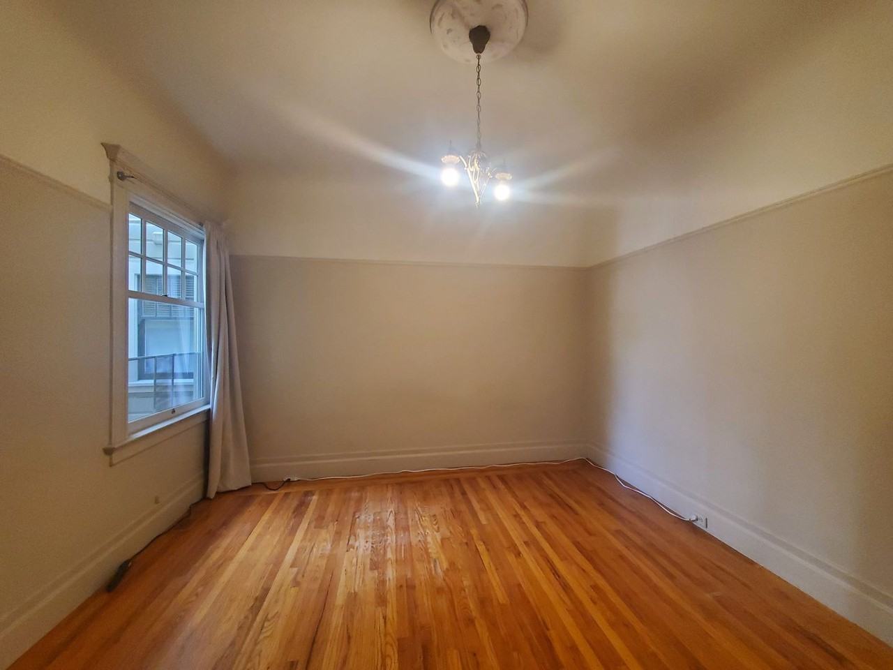 1126 Masonic Ave - Photo 7 of 24