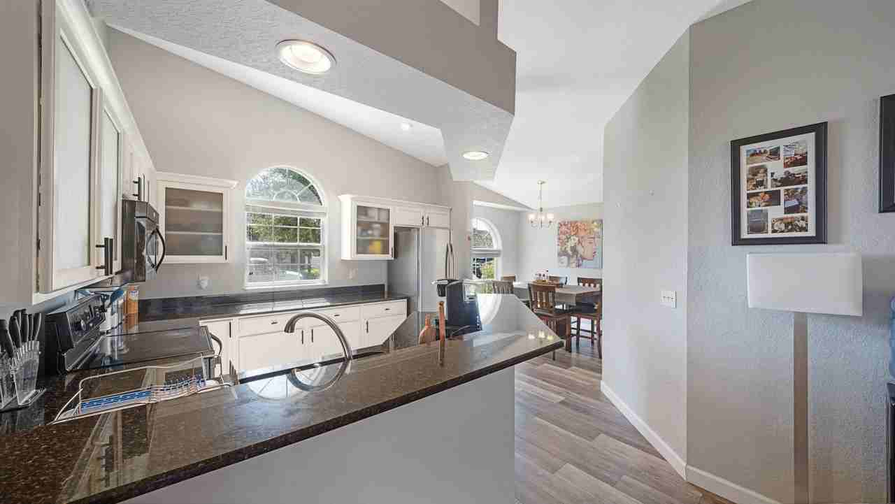 518 Highland Meadows St - Photo 7 of 26