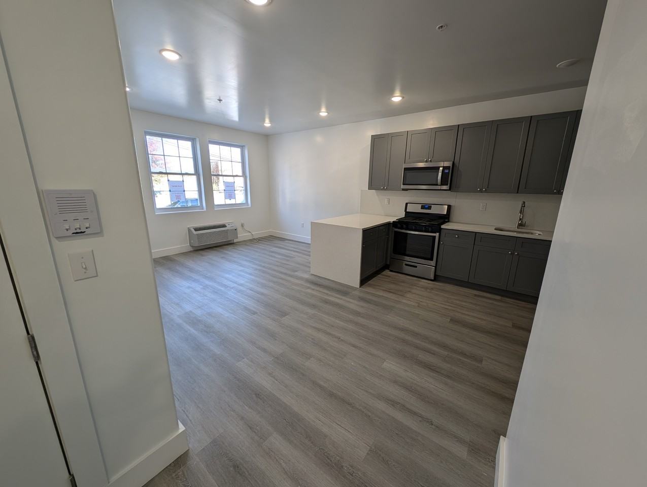 273 Oak StreetApartment # 101 #101 - Photo 6 of 9