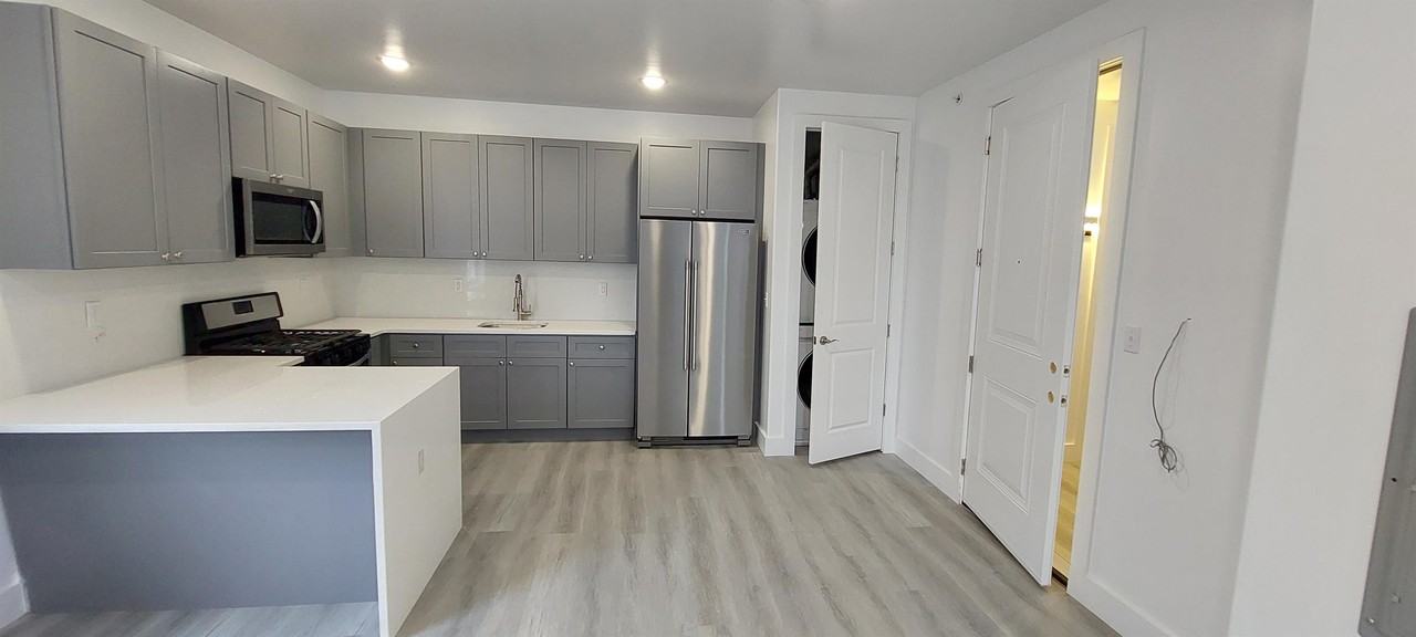 273 Oak StreetApartment # 302 #302 - Photo 3 of 10