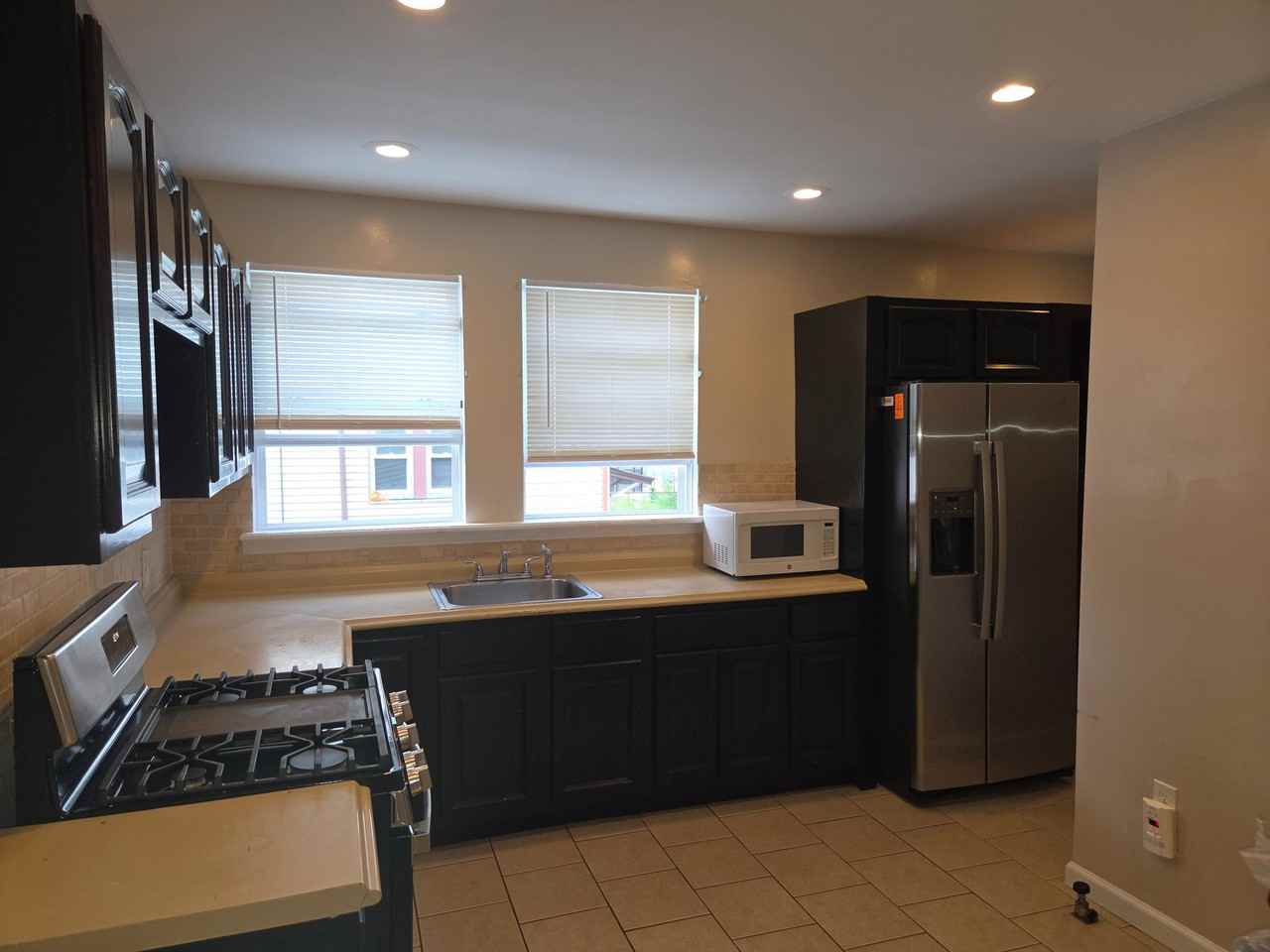 48 Hazelwood Ave #1 - Photo 4 of 26