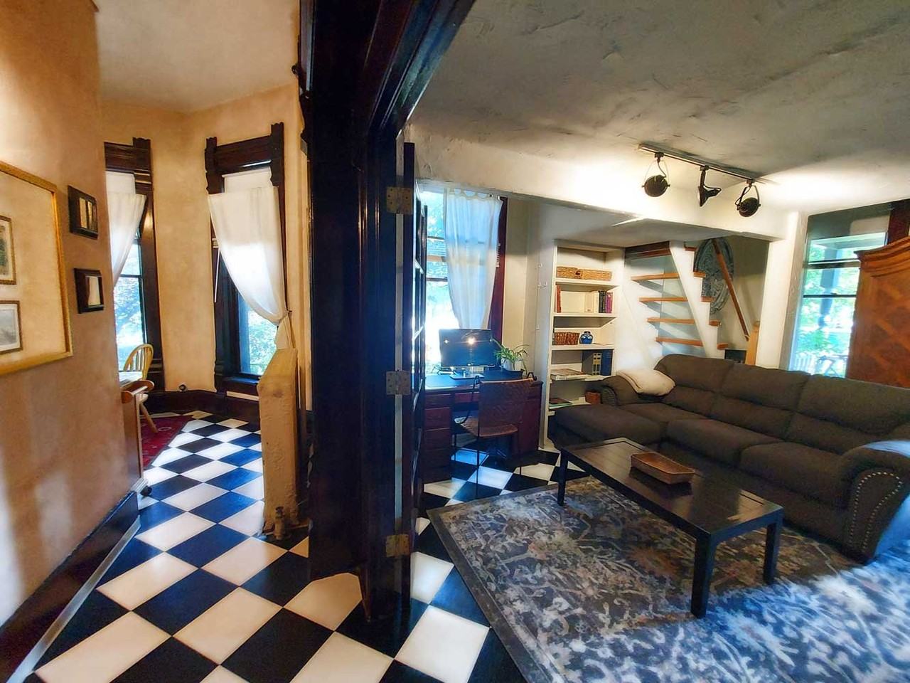 334 E Mulberry St #1 - Photo 2 of 27