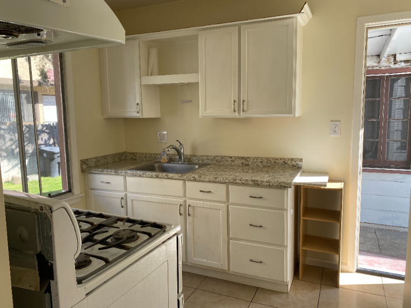 1819 Cedar St - Photo 6 of 14