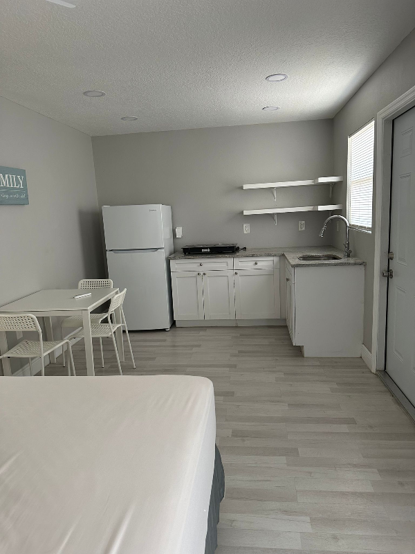 3204 Delray Dr - Photo 2 of 15