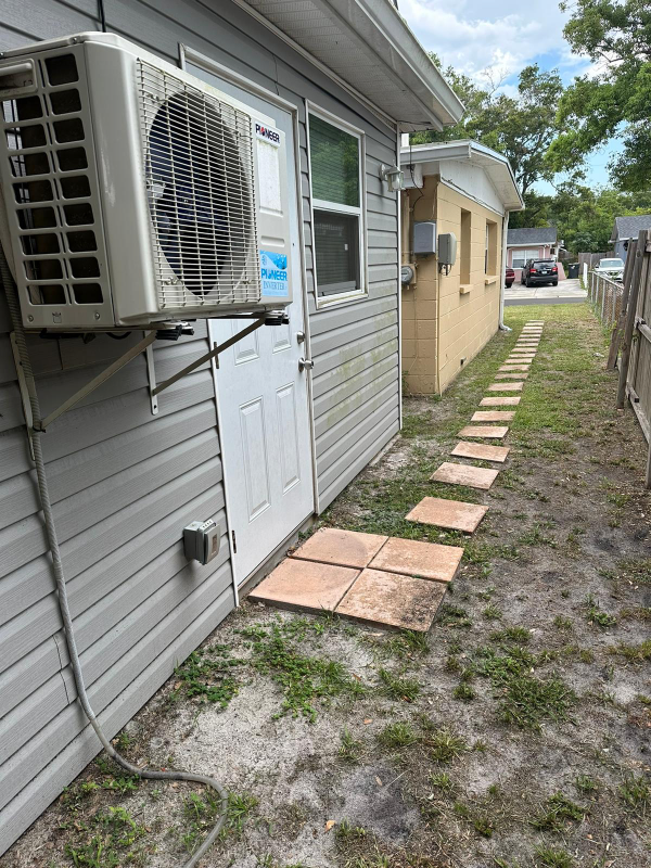 3204 Delray Dr - Photo 3 of 15
