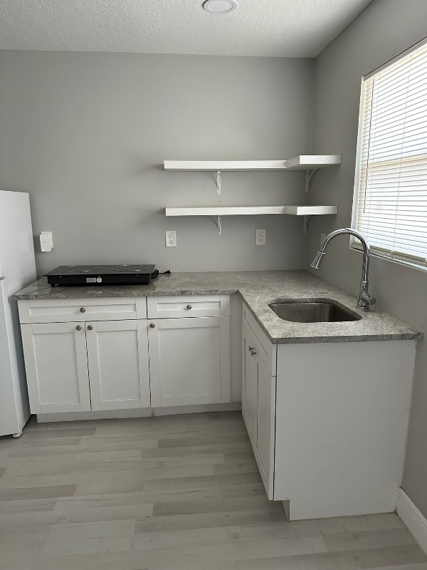 3204 Delray Dr - Photo 5 of 15