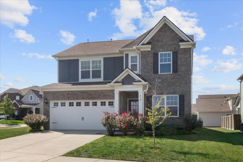 910 Sassafras Ct - Photo 4 of 31