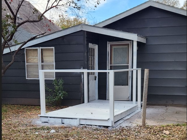 318 N Penn Ave - Photo 4 of 13