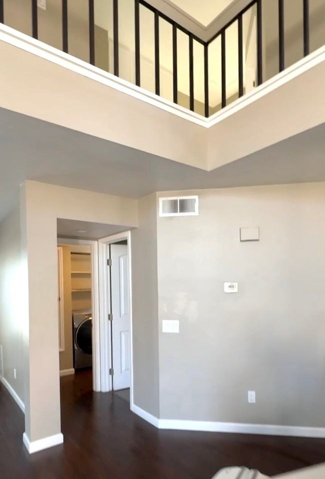 2126 Shoreview Pl - Photo 6 of 35