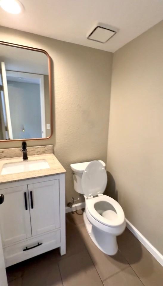 2126 Shoreview Pl - Photo 7 of 35