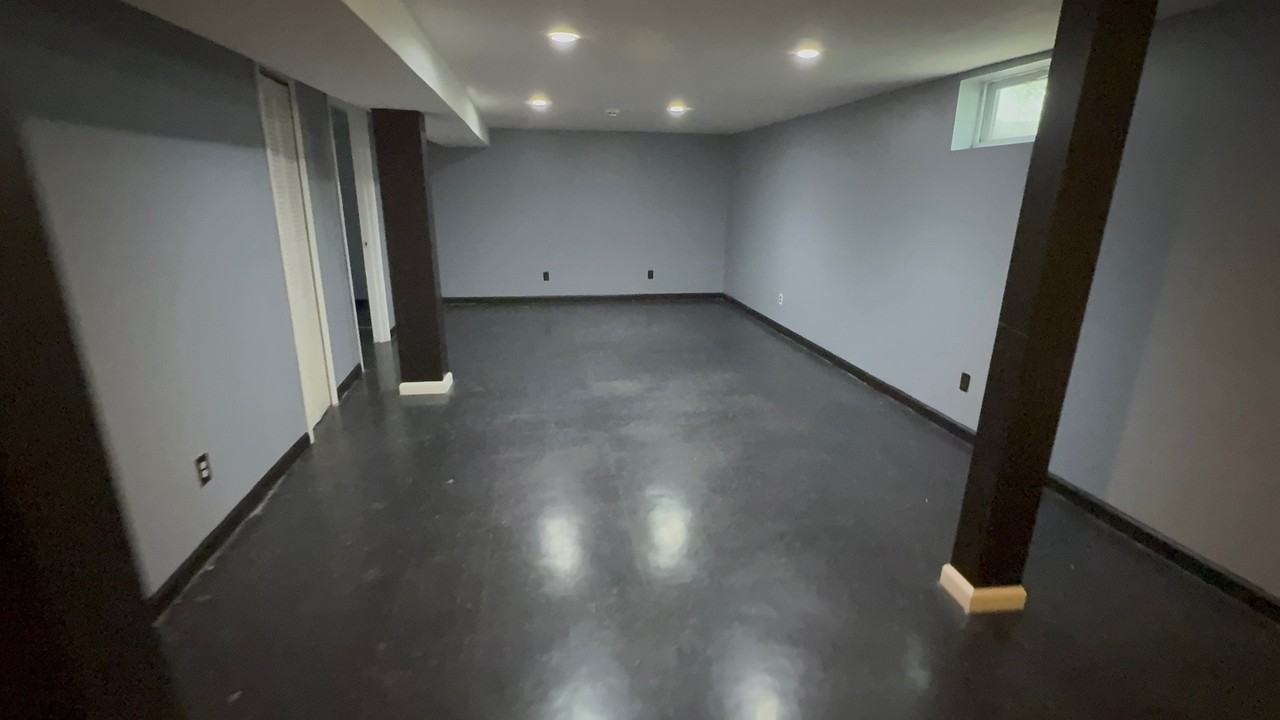 1260 George St - Photo 4 of 10