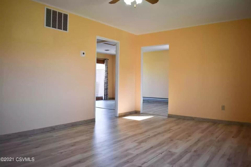 44 N Ardmoor Ave - Photo 2 of 16