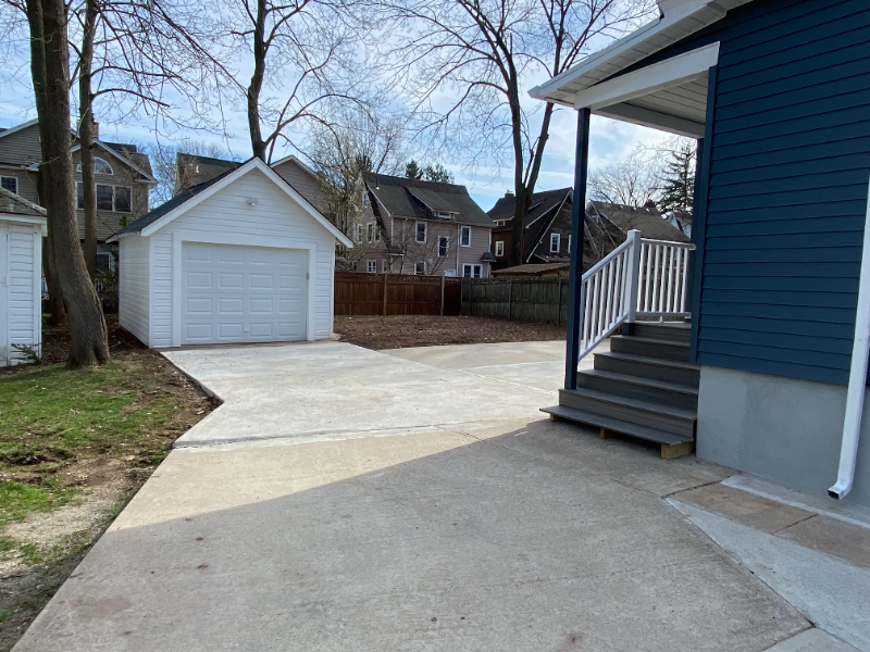 138 Hill St - Photo 3 of 12